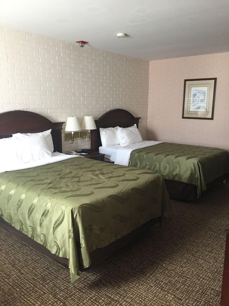 Quality Inn Pittsburgh Airport Oakdale Екстериор снимка