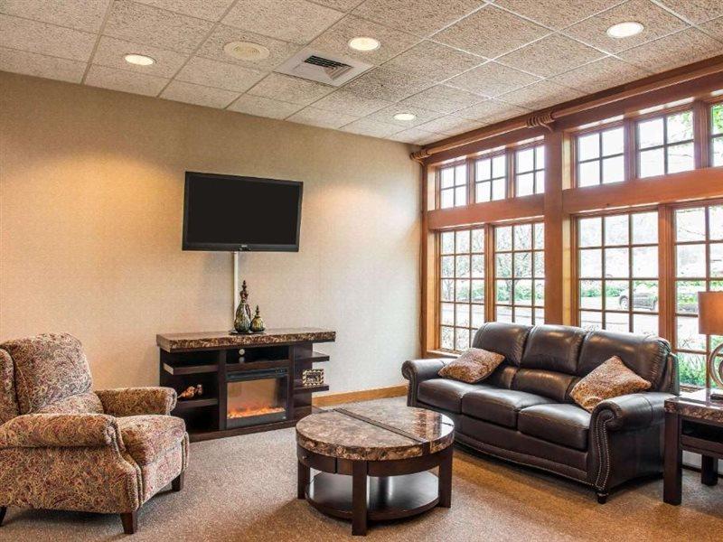 Quality Inn Pittsburgh Airport Oakdale Екстериор снимка