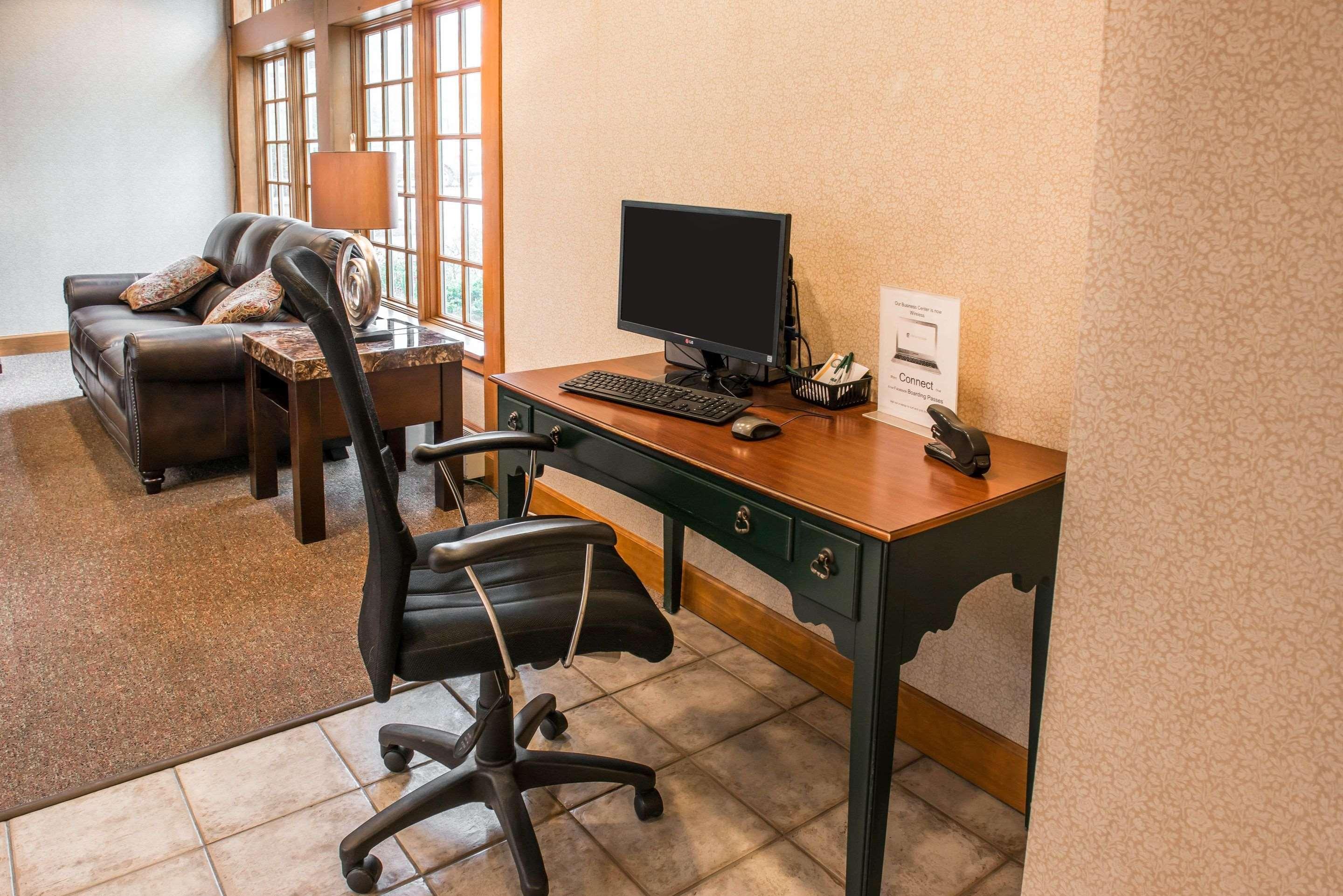Quality Inn Pittsburgh Airport Oakdale Екстериор снимка
