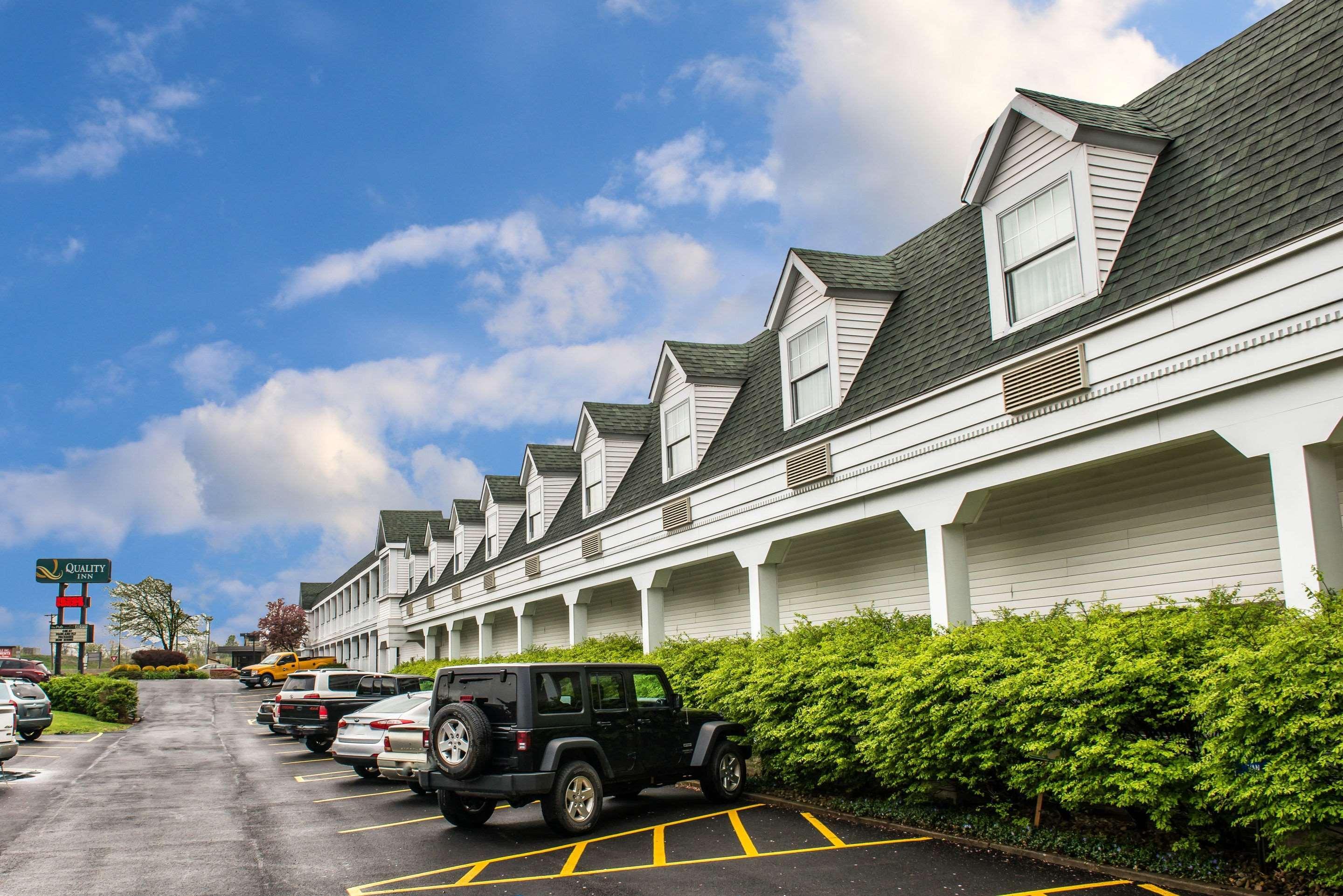 Quality Inn Pittsburgh Airport Oakdale Екстериор снимка