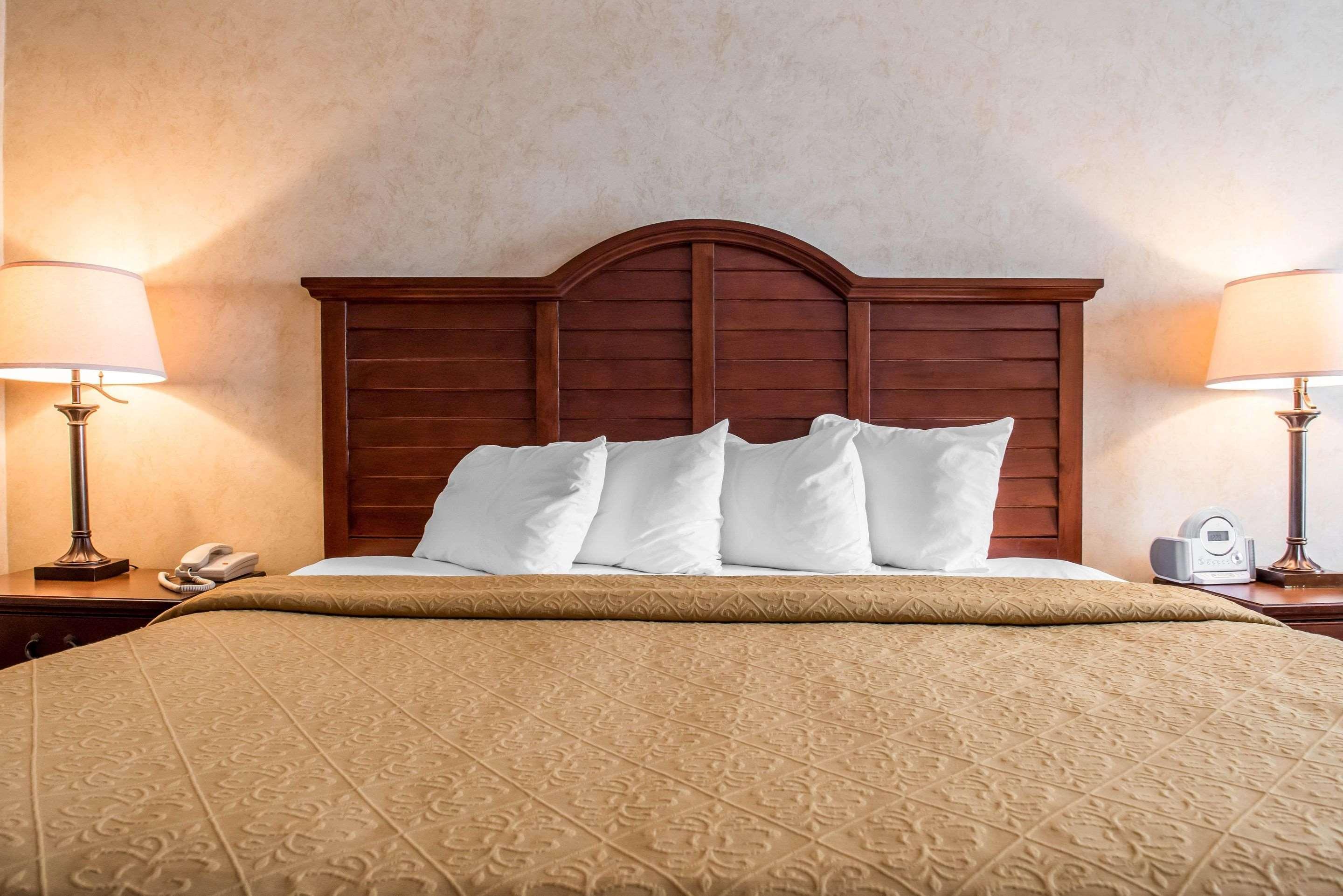 Quality Inn Pittsburgh Airport Oakdale Екстериор снимка