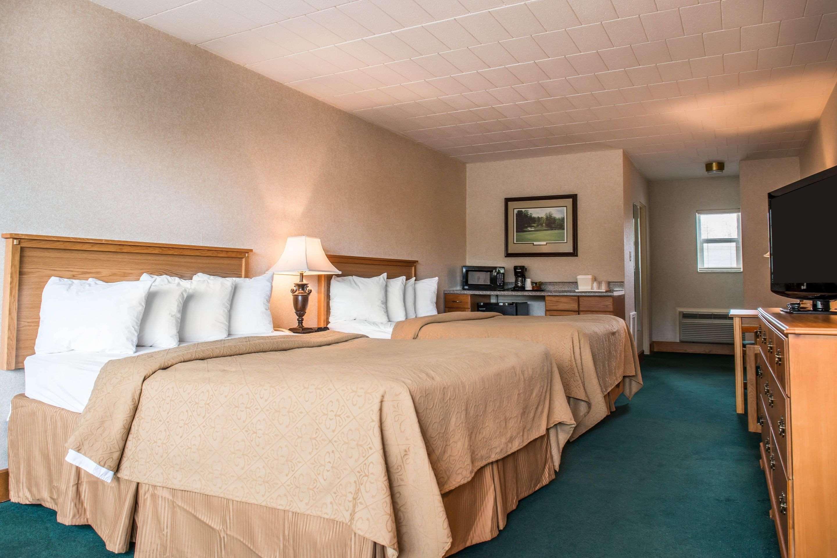 Quality Inn Pittsburgh Airport Oakdale Екстериор снимка