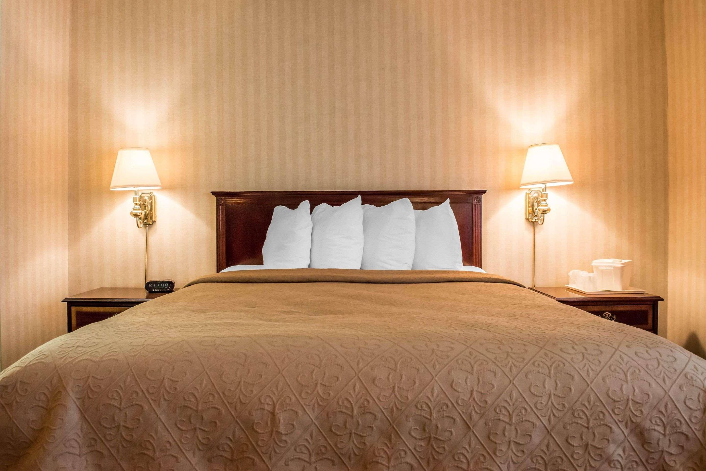 Quality Inn Pittsburgh Airport Oakdale Екстериор снимка