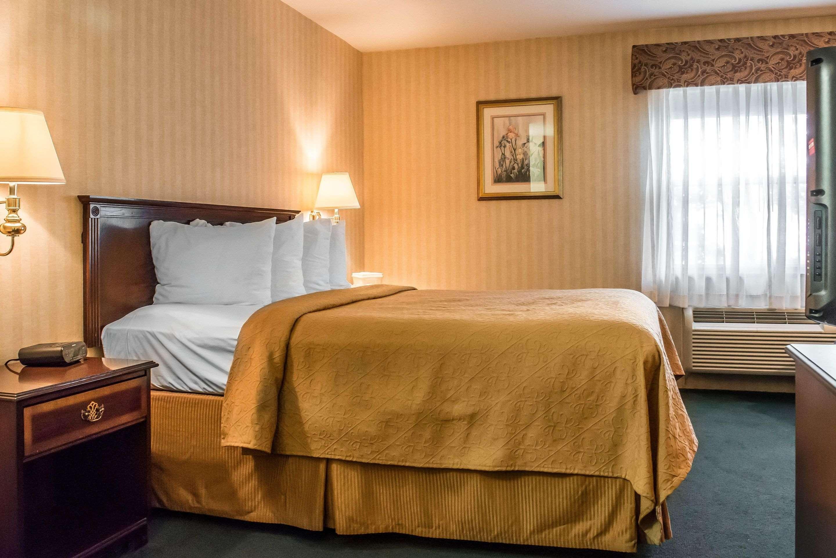 Quality Inn Pittsburgh Airport Oakdale Екстериор снимка