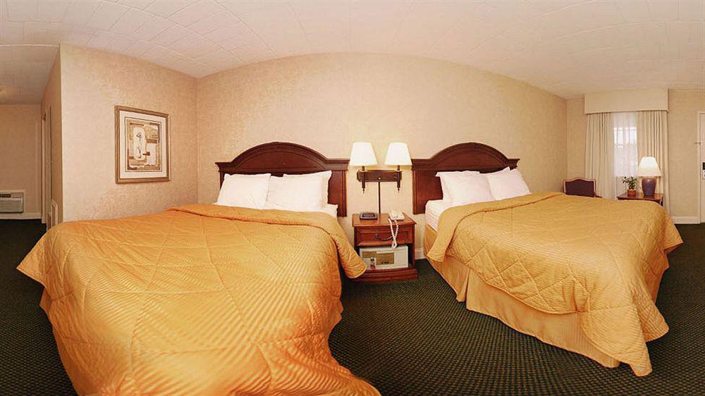 Quality Inn Pittsburgh Airport Oakdale Екстериор снимка
